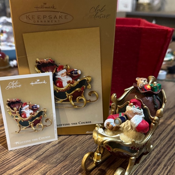 Hallmark Other - Hallmark Keepsake Club Exclusive Ornament Santa in Gold Sleigh
